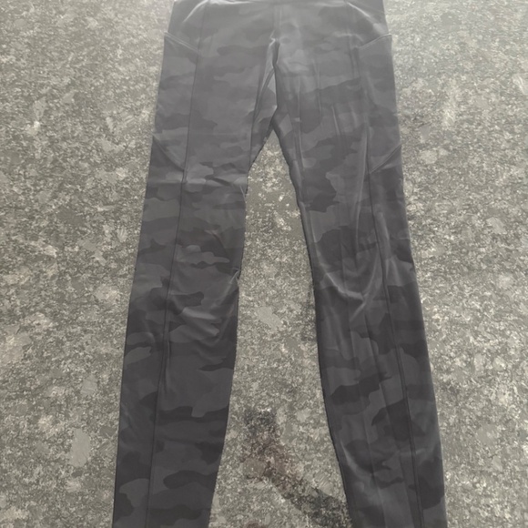 Lululemon Fast and Free High-Rise Tight 28" - Picture 10 of 14